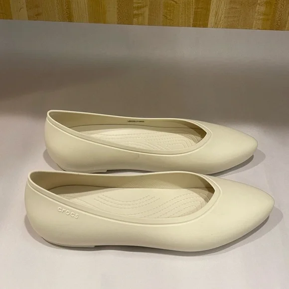 Crocs BROOKLYN POINTED FLAT Cassis